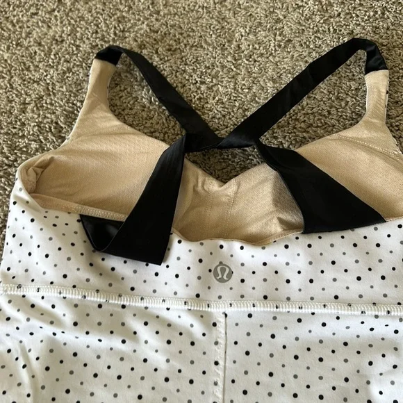 Lululemon built in bra Tank *Rare design - Picture 4 of 8
